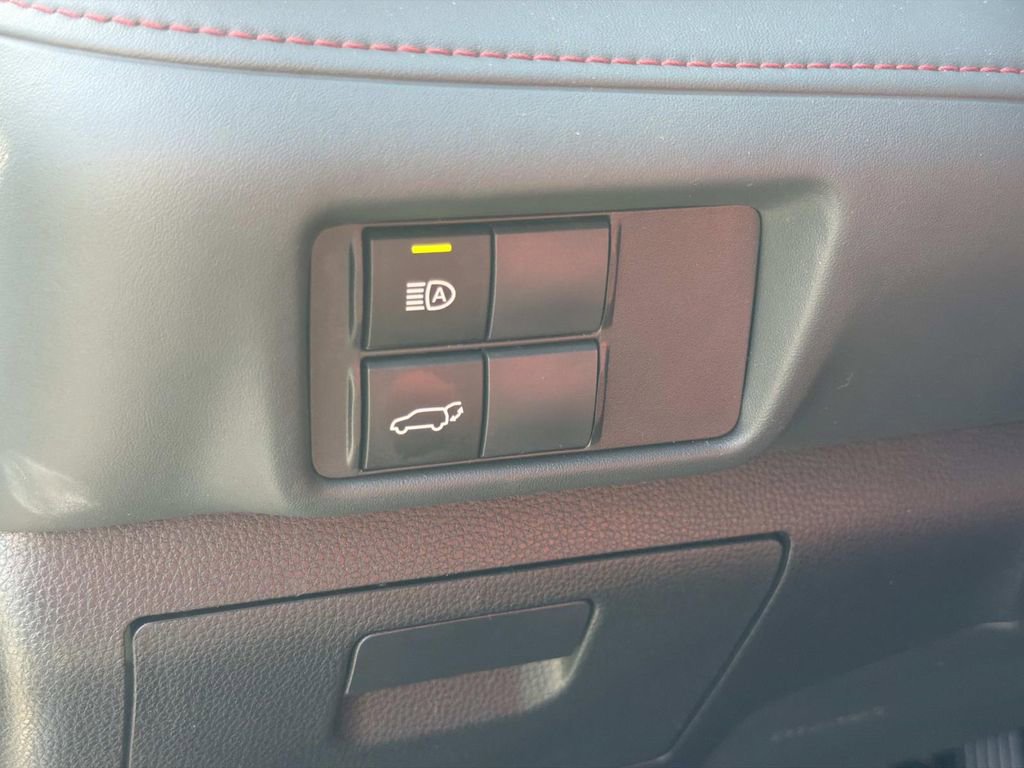 Used 2022 Toyota Highlander XSE FWD image 28