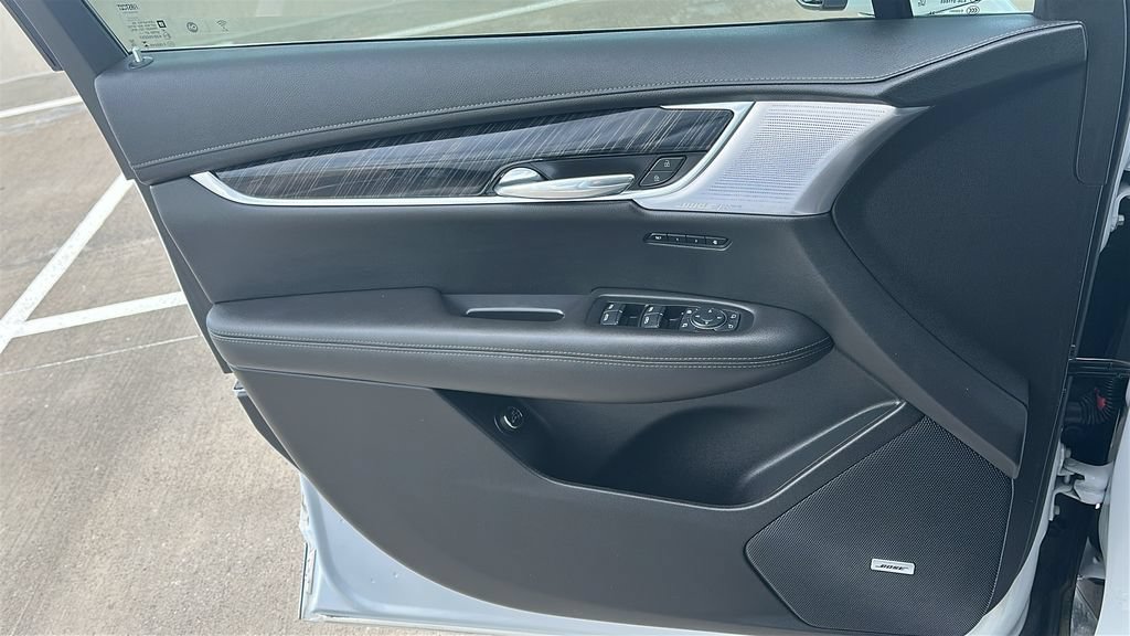 Used 2024 Cadillac XT6 Premium Luxury w/ Technology Package FWD image 20