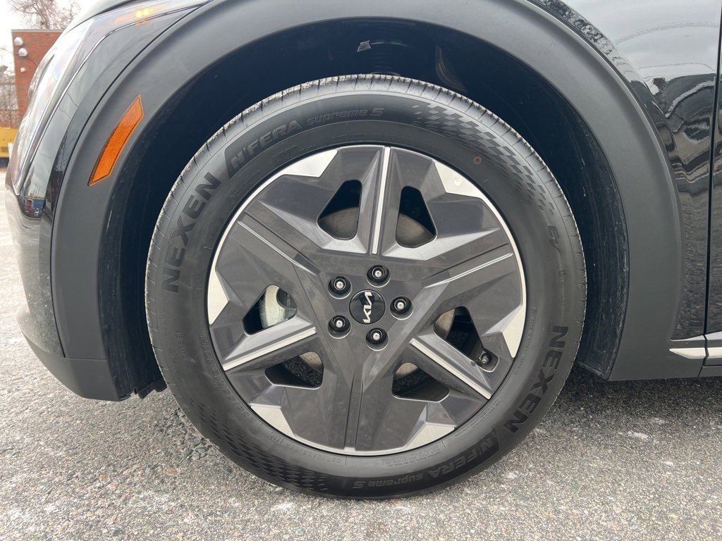 Certified 2025 Kia EV6 Light image 9
