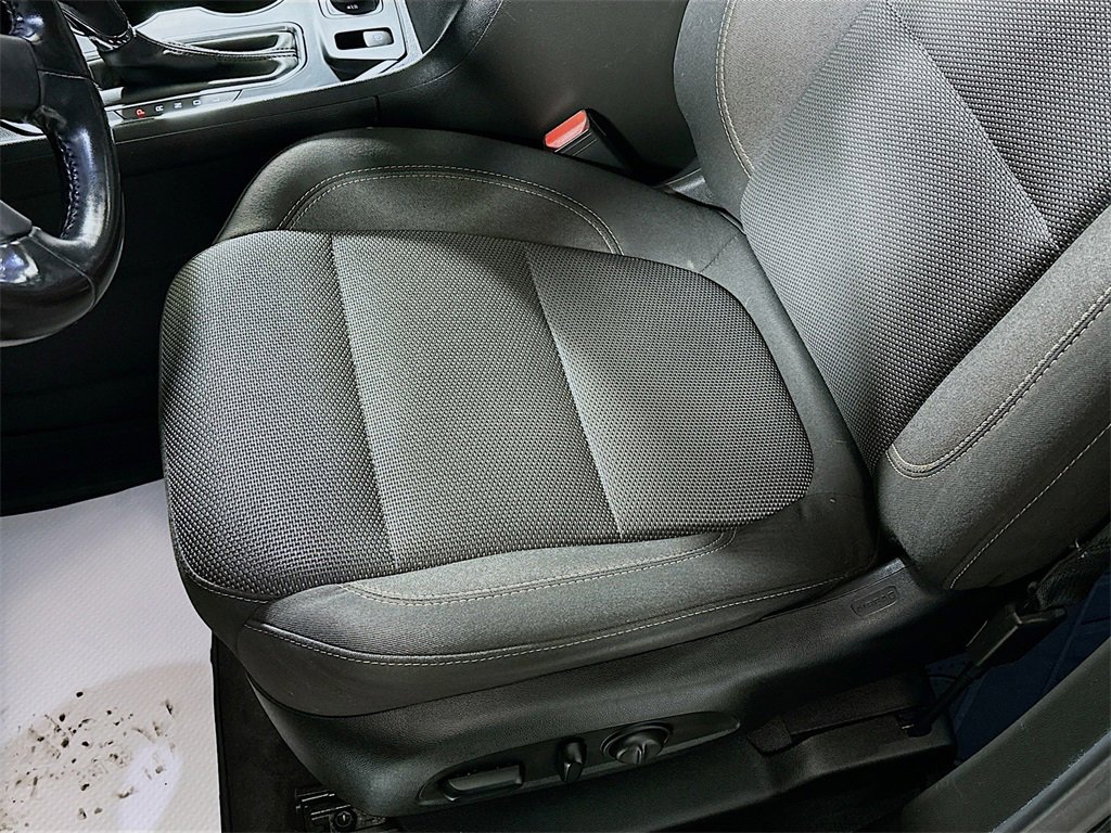 Used 2020 Chevrolet Traverse LT image 20