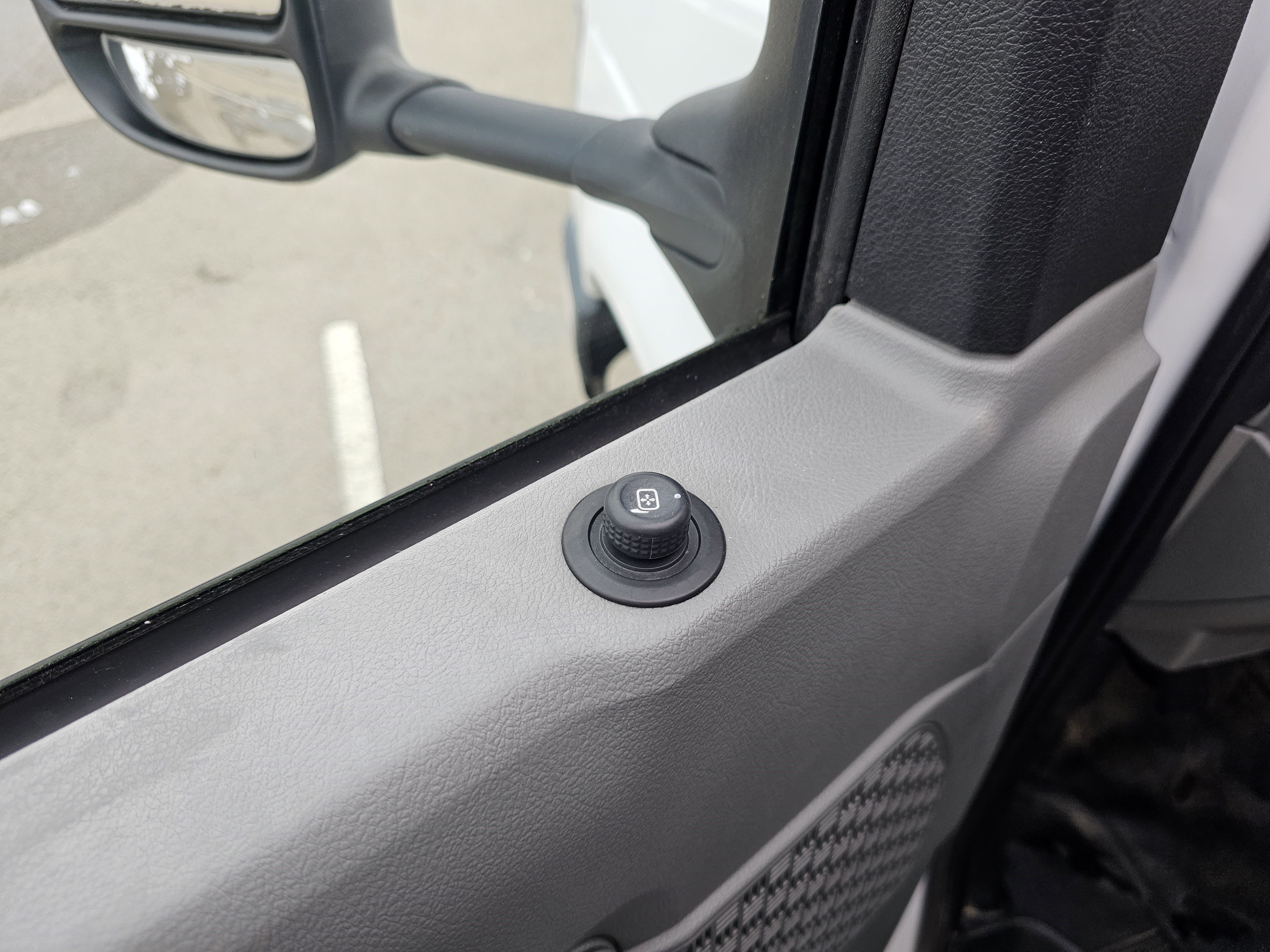 Used 2019 Ford E-350 and Econoline 350 Super Duty w/ Power Windows & Locks Group image 17