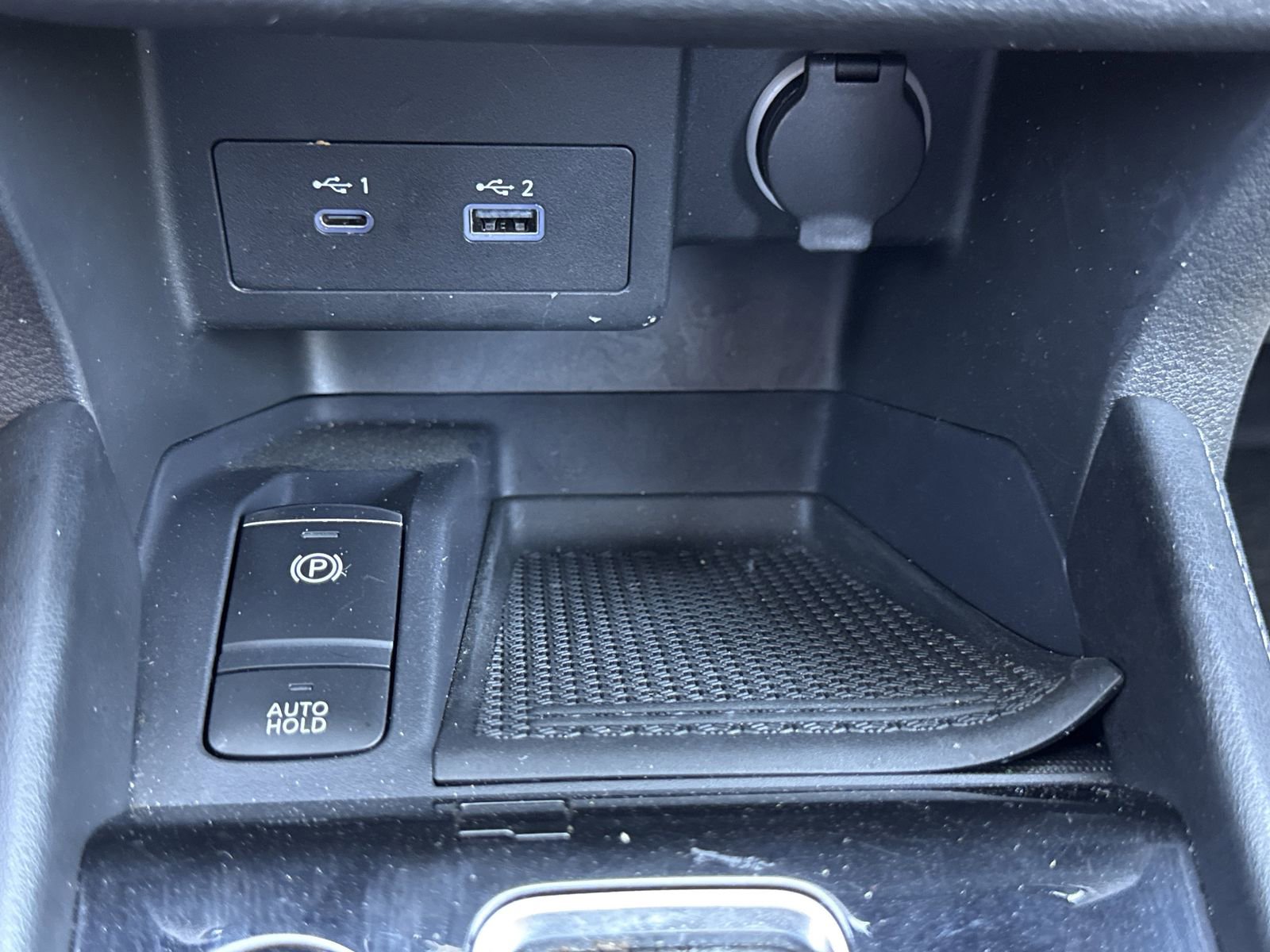 Used 2022 Nissan Kicks SR w/ Interior Electronics Package FWD image 26