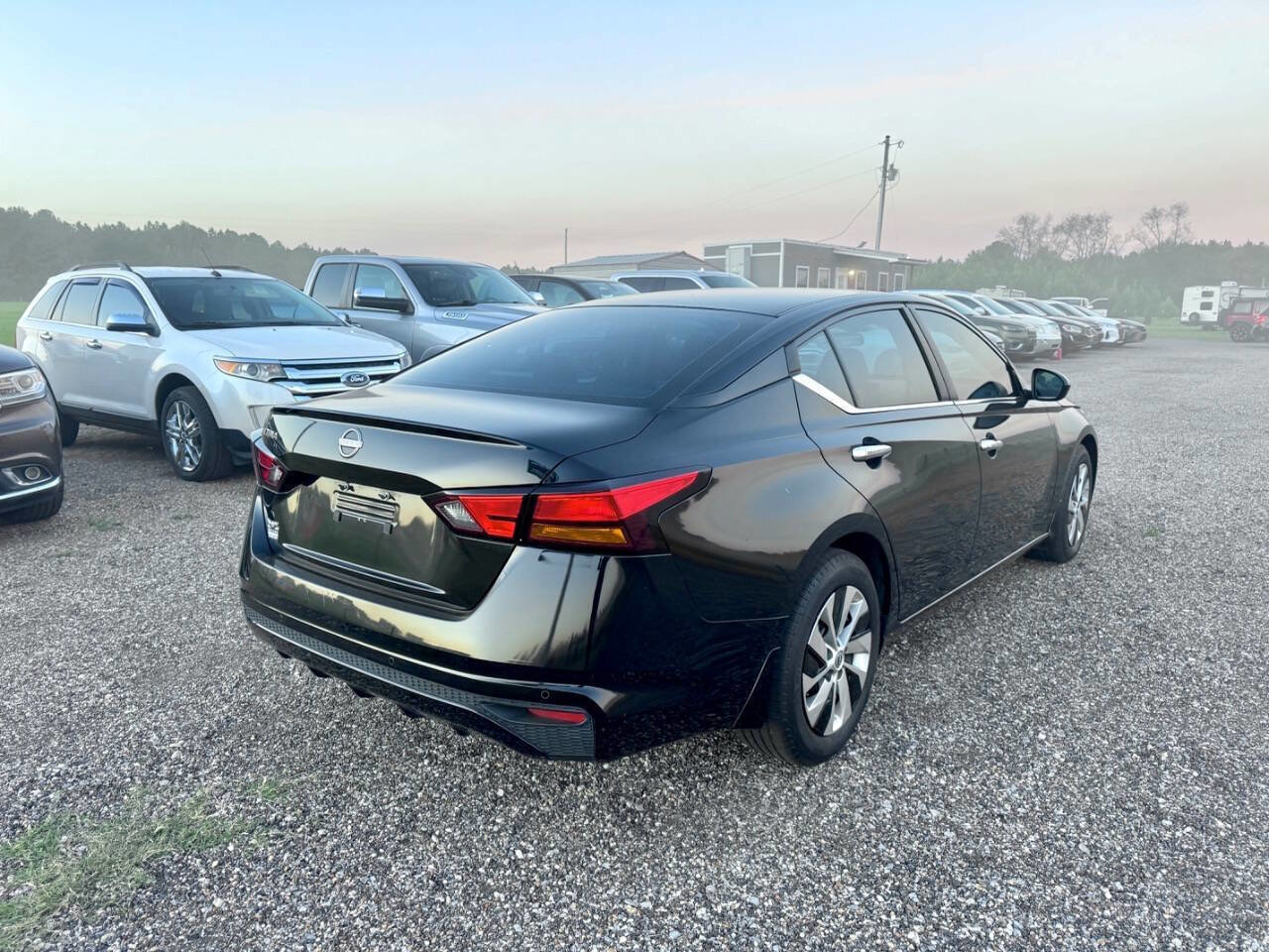 Used 2023 Nissan Altima 2.5 S image 9