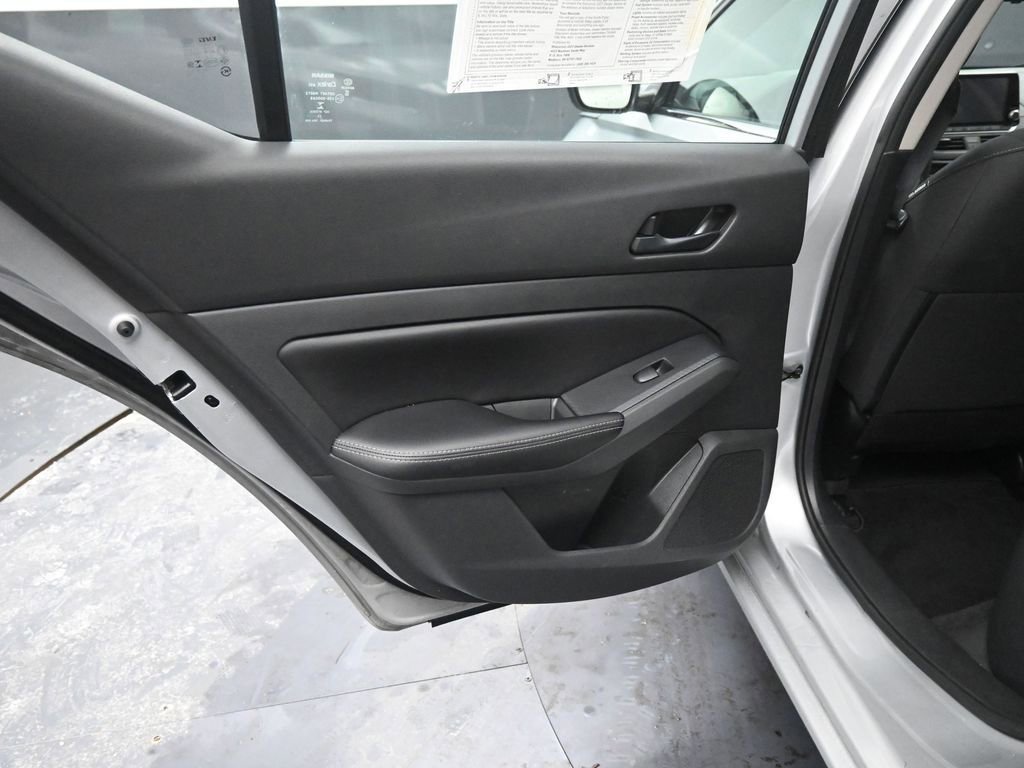 Used 2024 Nissan Altima 2.5 SV image 24