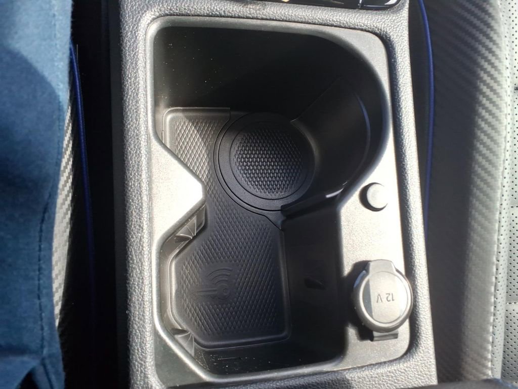 Used 2024 Volkswagen Golf R image 24