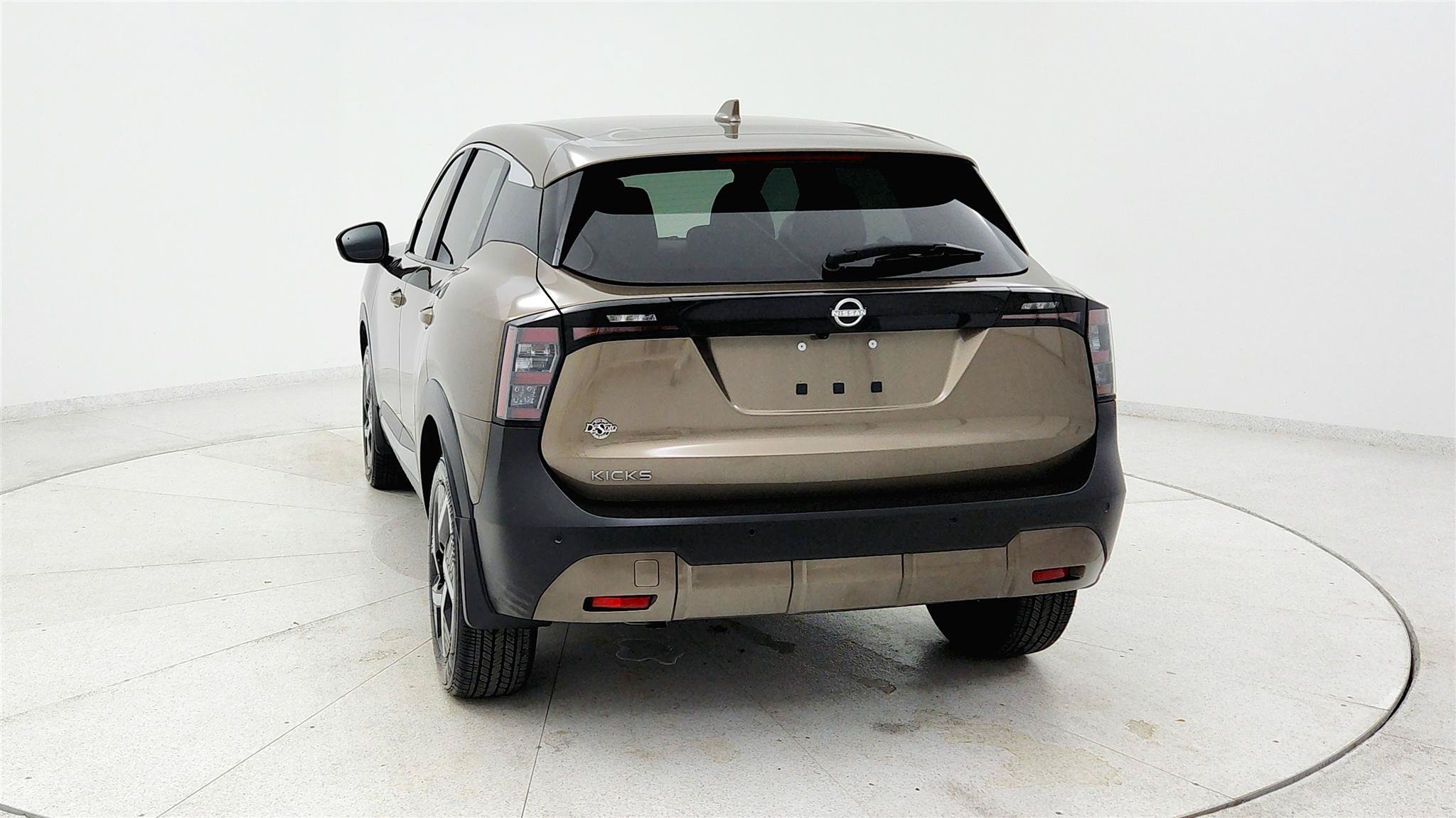 Used 2025 Nissan Kicks SV w/ Charging Package FWD image 4
