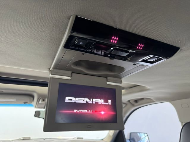 Used 2017 GMC Yukon XL Denali w/ Open Road Package RWD image 45