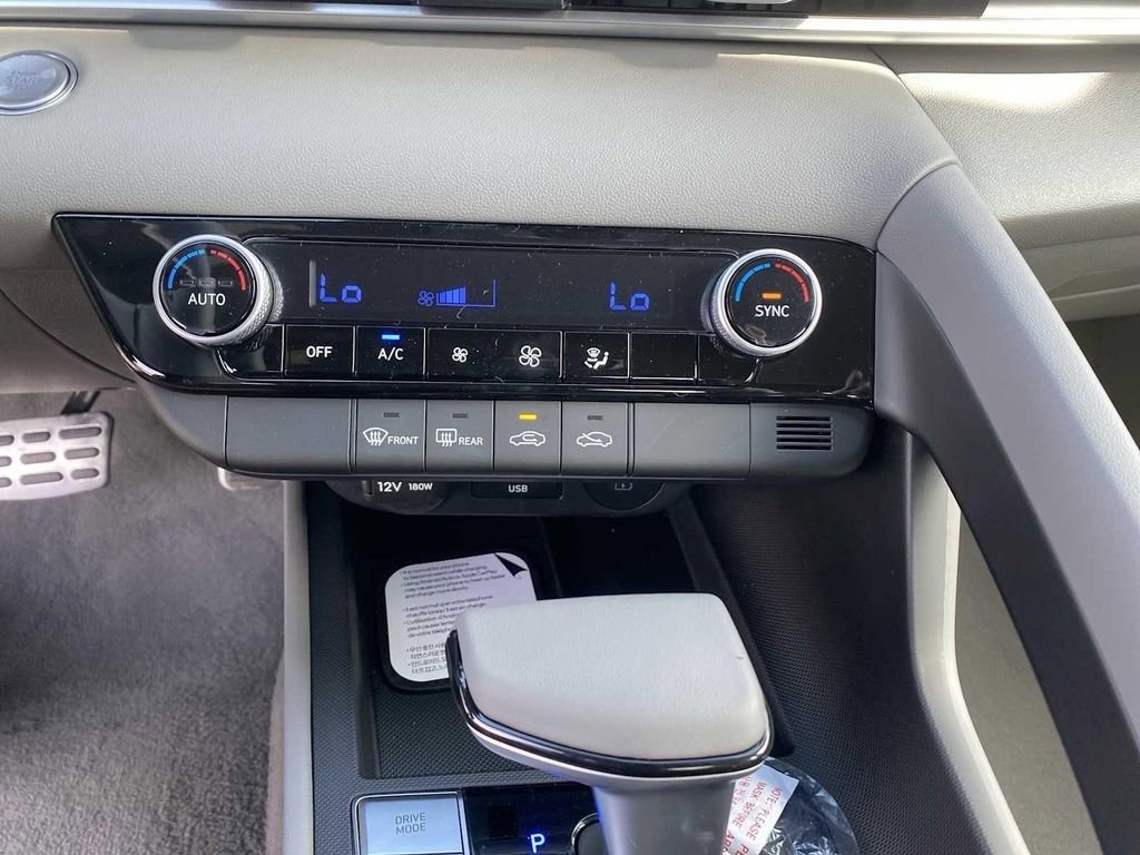 New 2026 Hyundai Elantra Sport FWD image 18