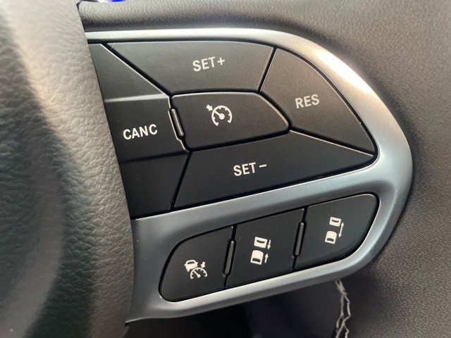 New 2026 Chrysler Pacifica Select image 16