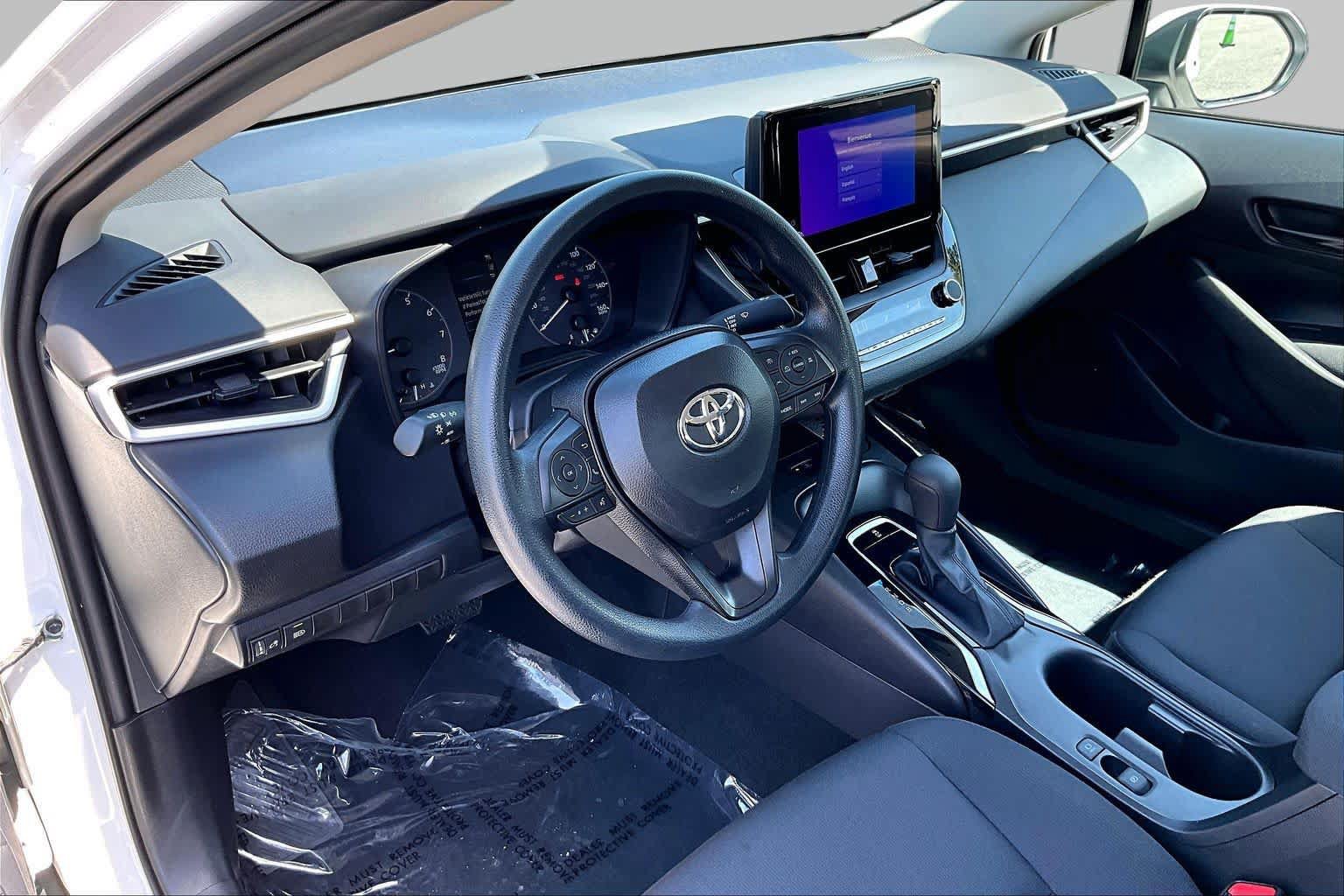 Used 2025 Toyota Corolla LE w/ LE Premium Package FWD image 17