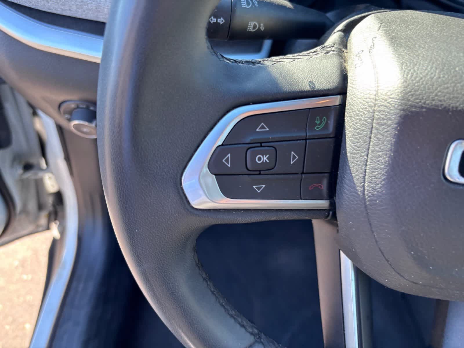 Used 2024 Jeep Compass Latitude AWD/4WD image 15