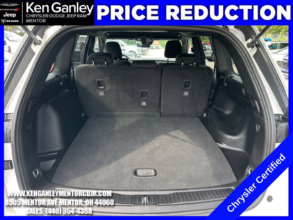 Used 2025 Jeep Grand Cherokee Laredo AWD/4WD image 11