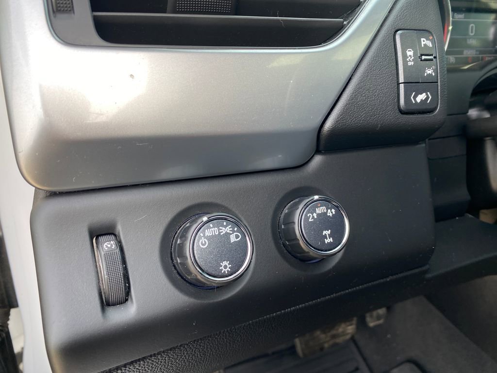 Used 2020 Chevrolet Suburban LT image 37