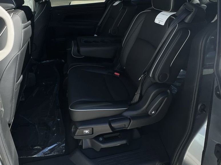 New 2026 Honda Odyssey Touring image 23