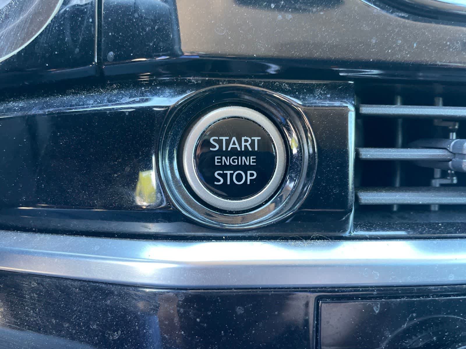 Used 2024 Nissan Pathfinder SV FWD image 19