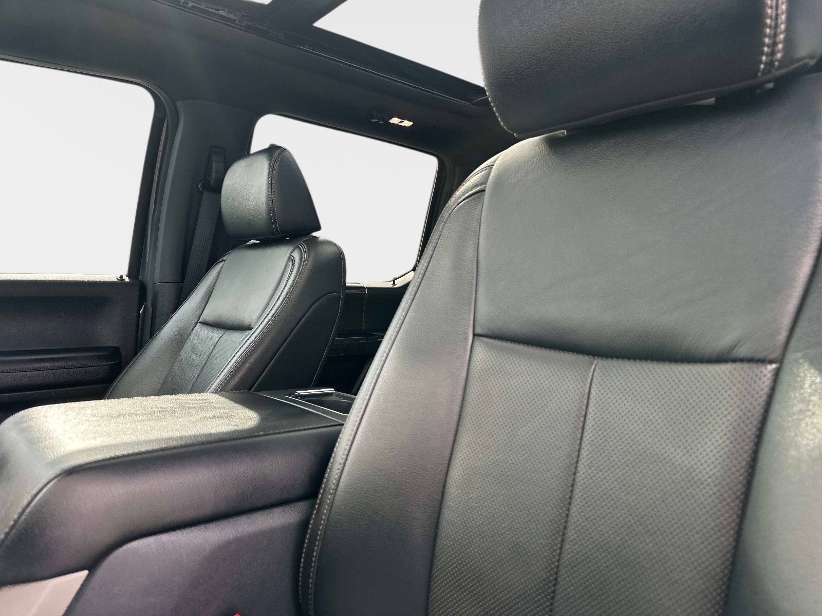 Used 2022 Ford F350 Lariat w/ Lariat Ultimate Package image 23