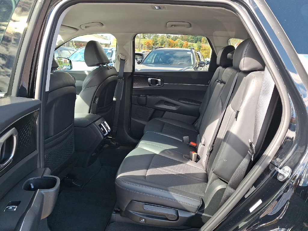 Certified 2024 Kia Sorento S AWD/4WD image 12
