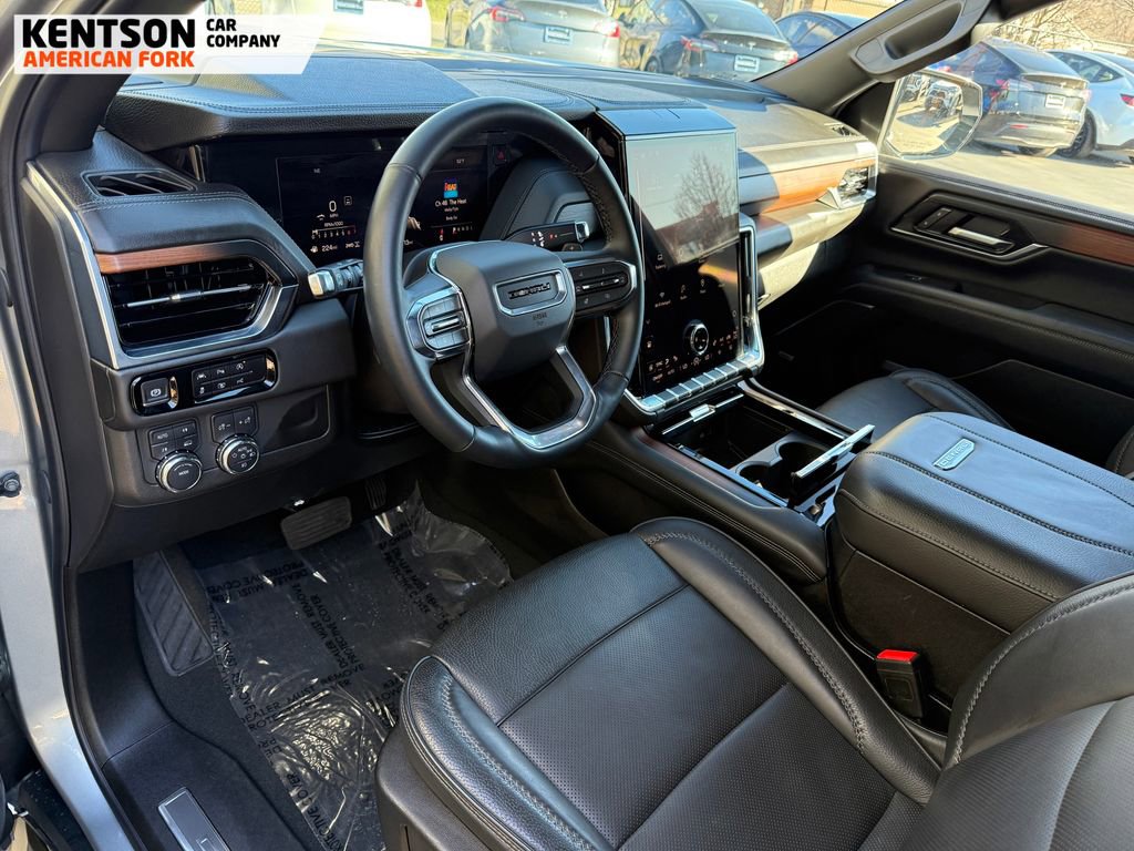 Used 2025 GMC Yukon XL Denali image 32