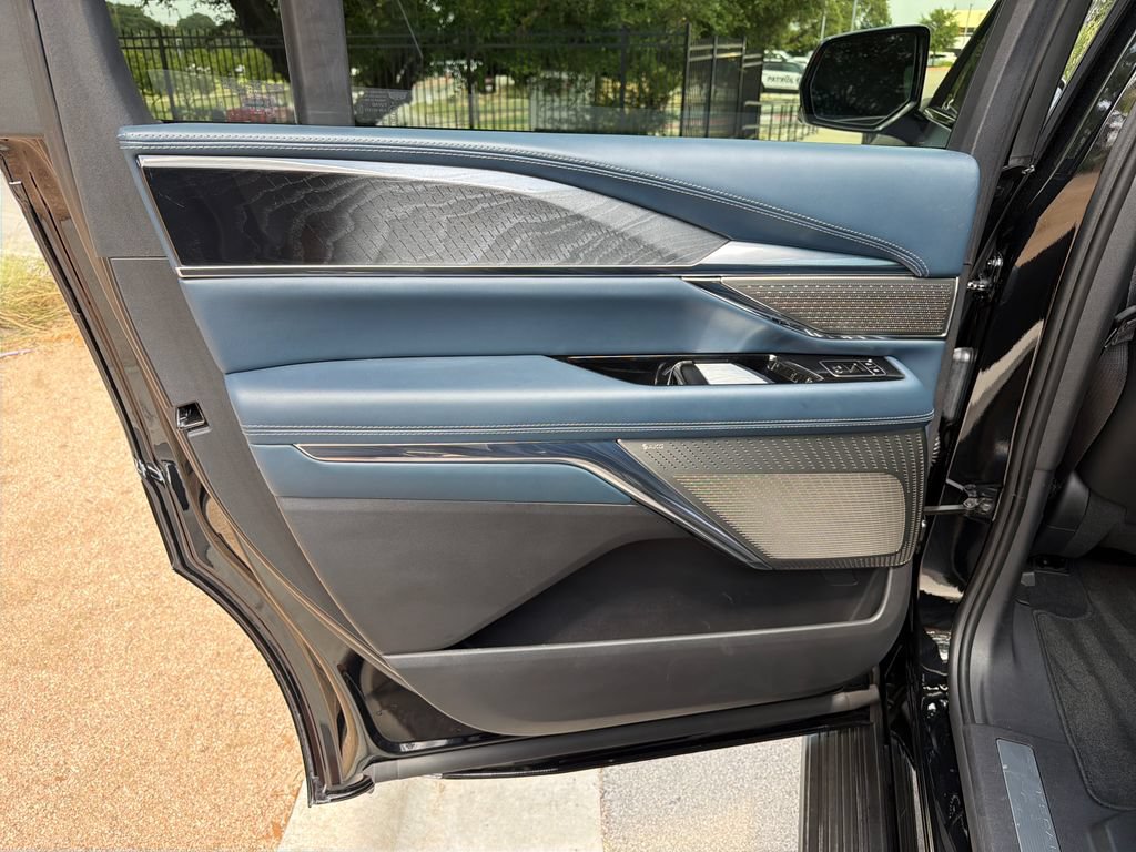 Used 2025 Cadillac Escalade IQ Sport 2 AWD/4WD image 34