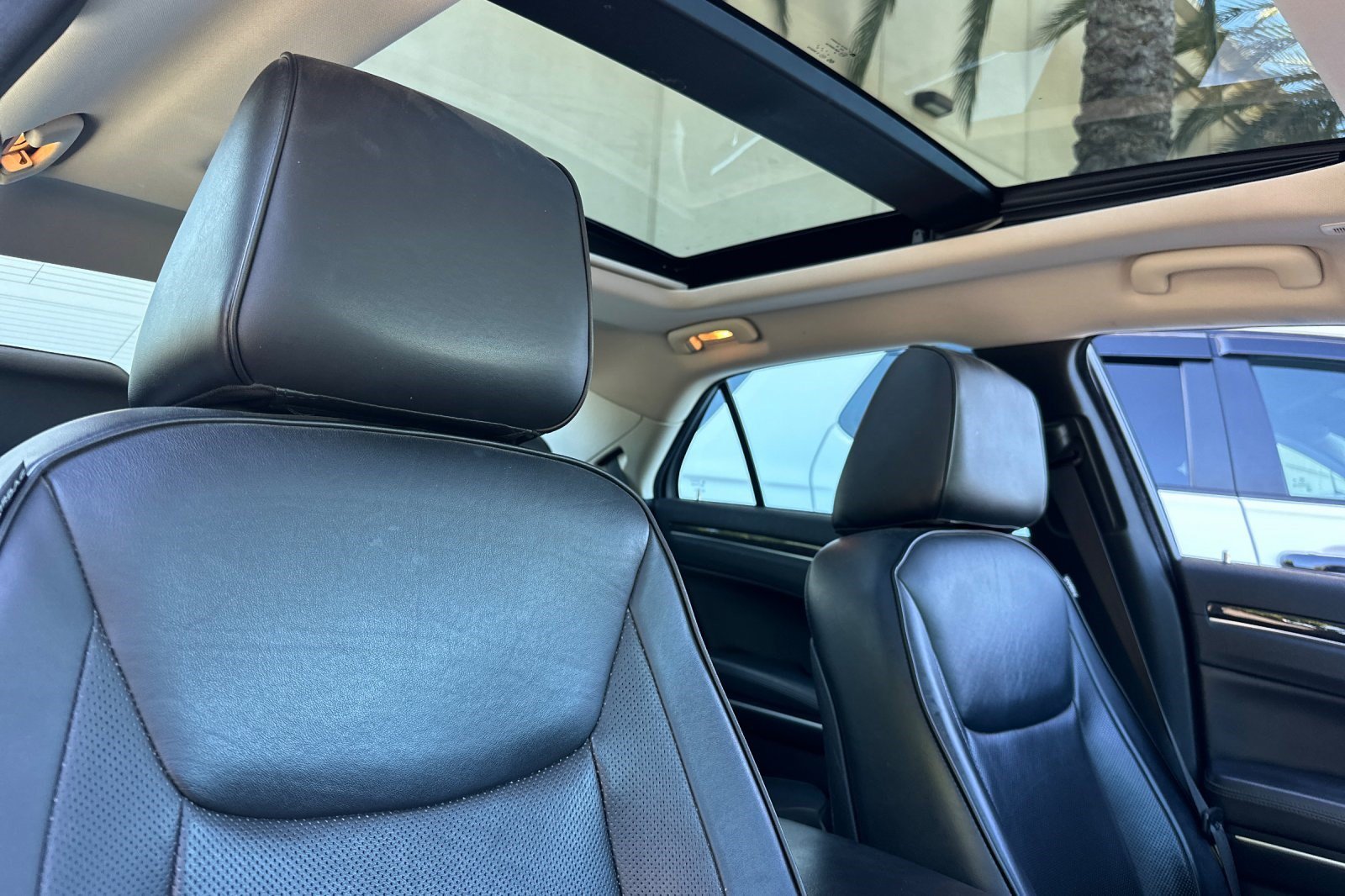 Used 2018 Chrysler 300 Limited w/ Safetytec Plus Group RWD image 15