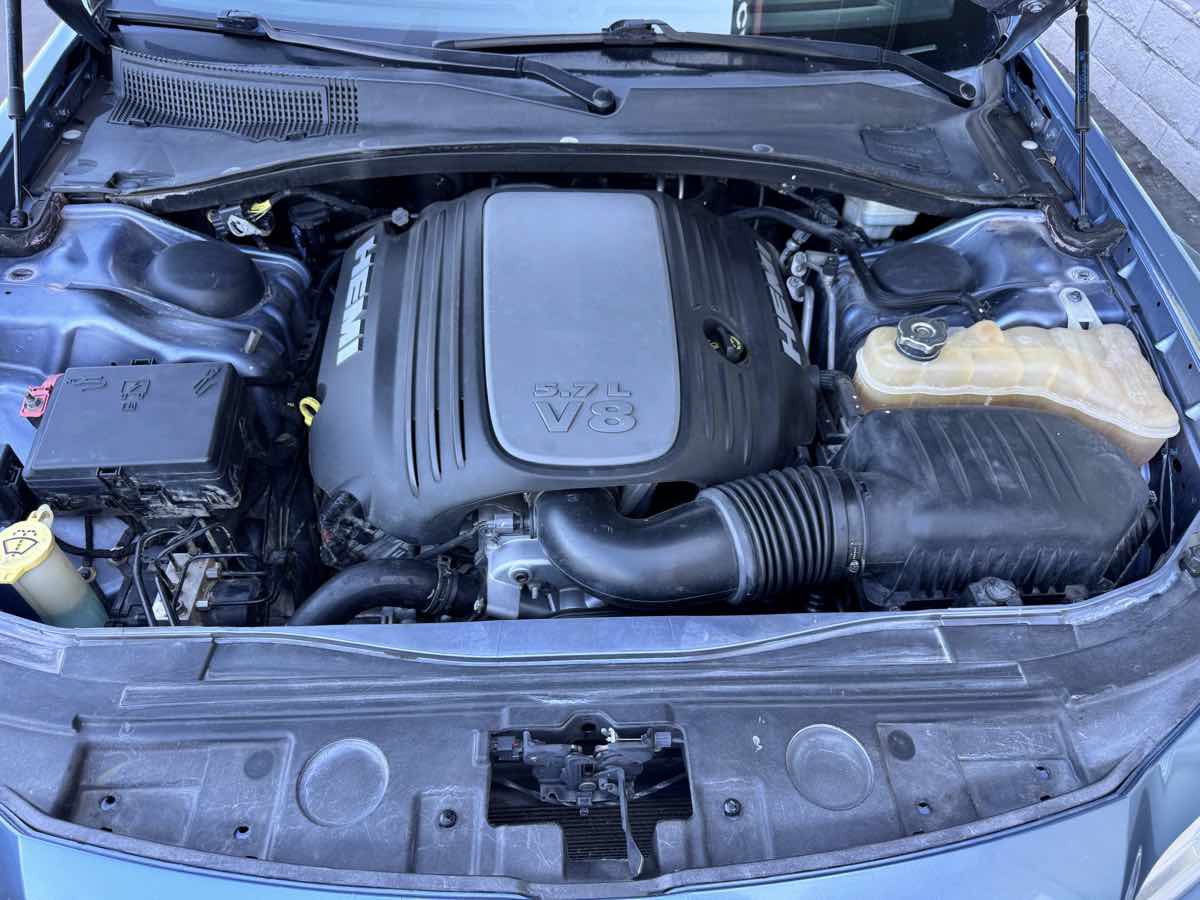 Used 2011 Chrysler 300 C RWD image 19