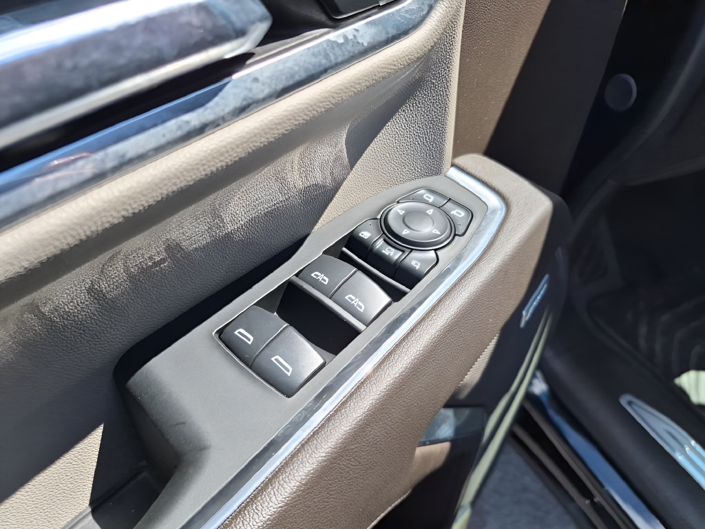 Used 2024 Chevrolet Silverado 2500 LTZ w/ LTZ Premium Texas Edition AWD/4WD image 17