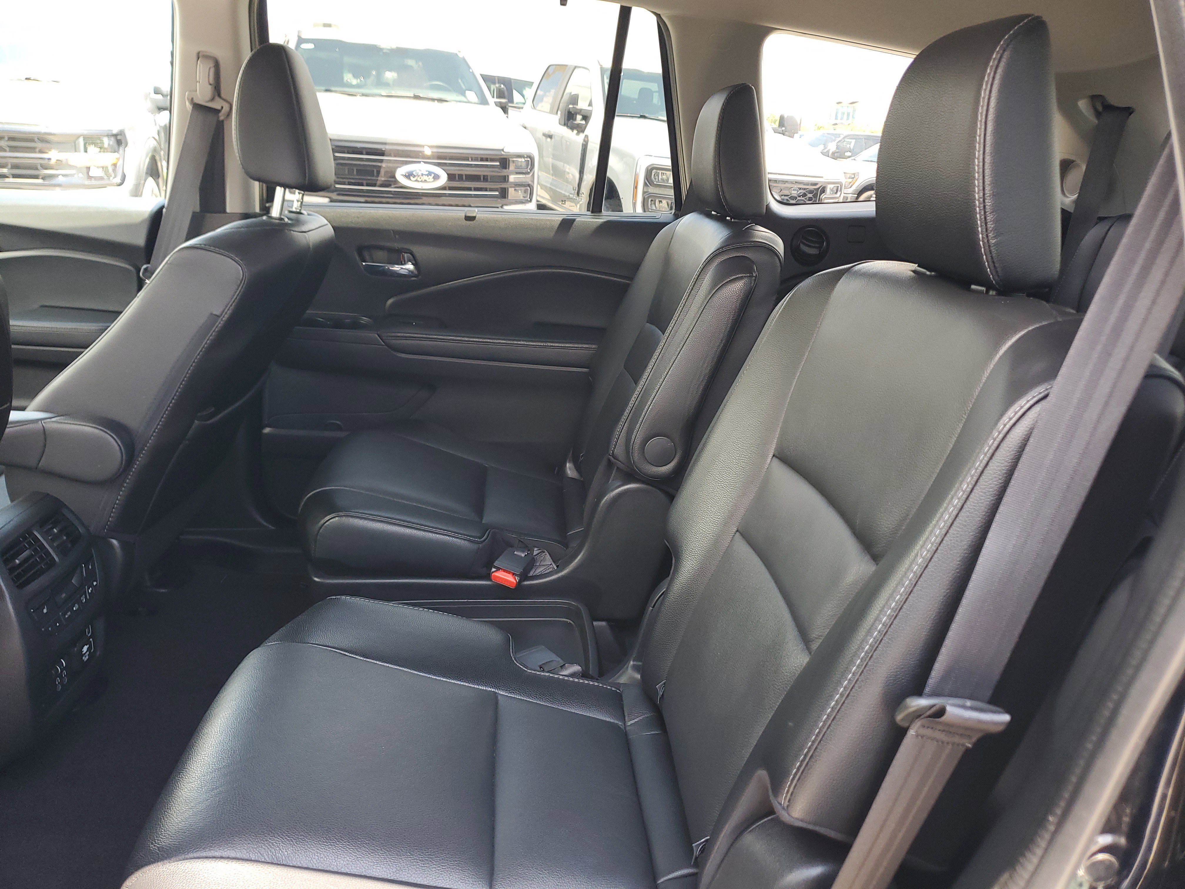 Used 2022 Honda Pilot Touring image 14