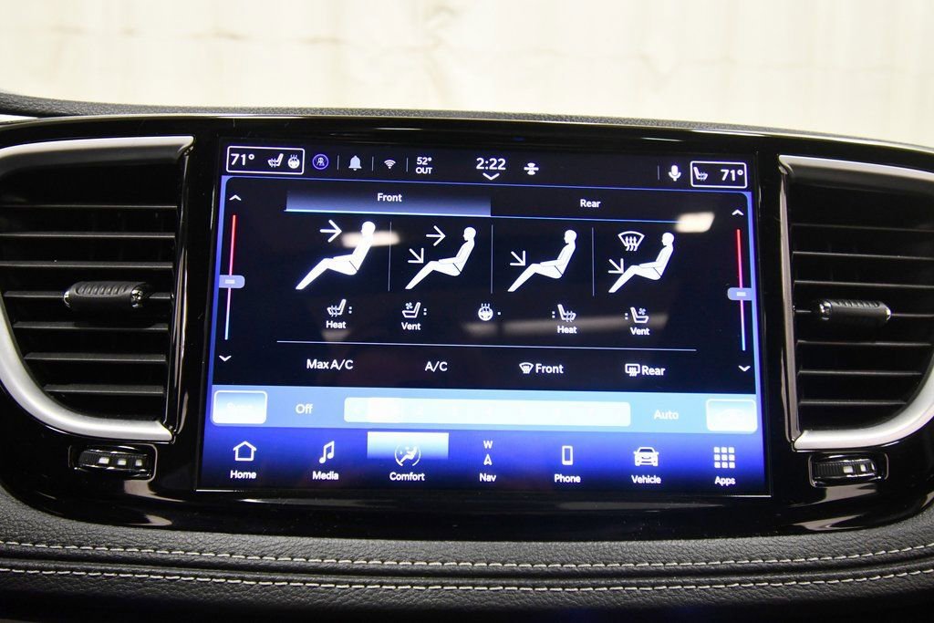 Used 2025 Chrysler Pacifica Limited image 25