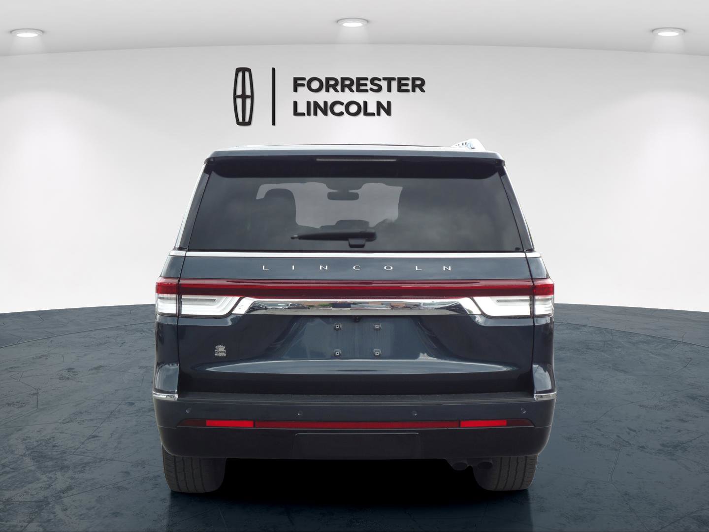 Certified 2024 Lincoln Navigator Reserve AWD/4WD image 4