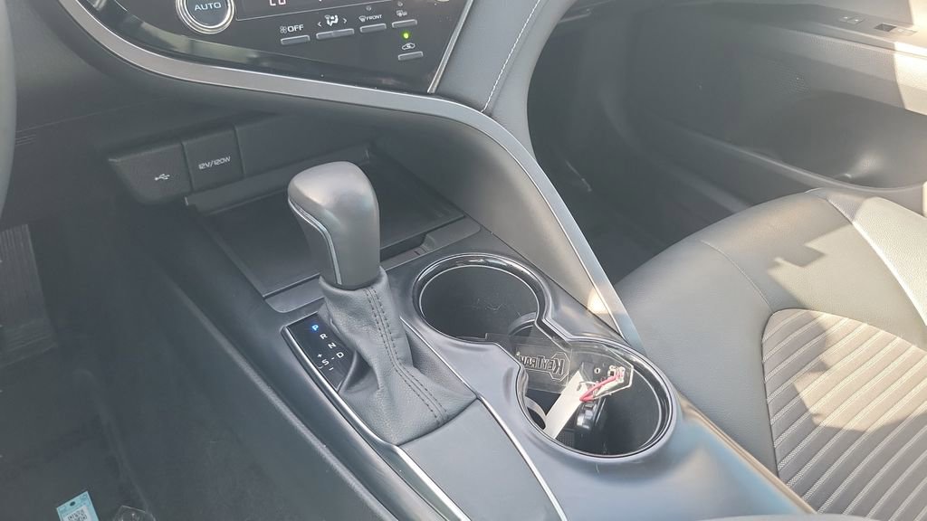 Certified 2020 Toyota Camry SE w/ Convenience Package image 15