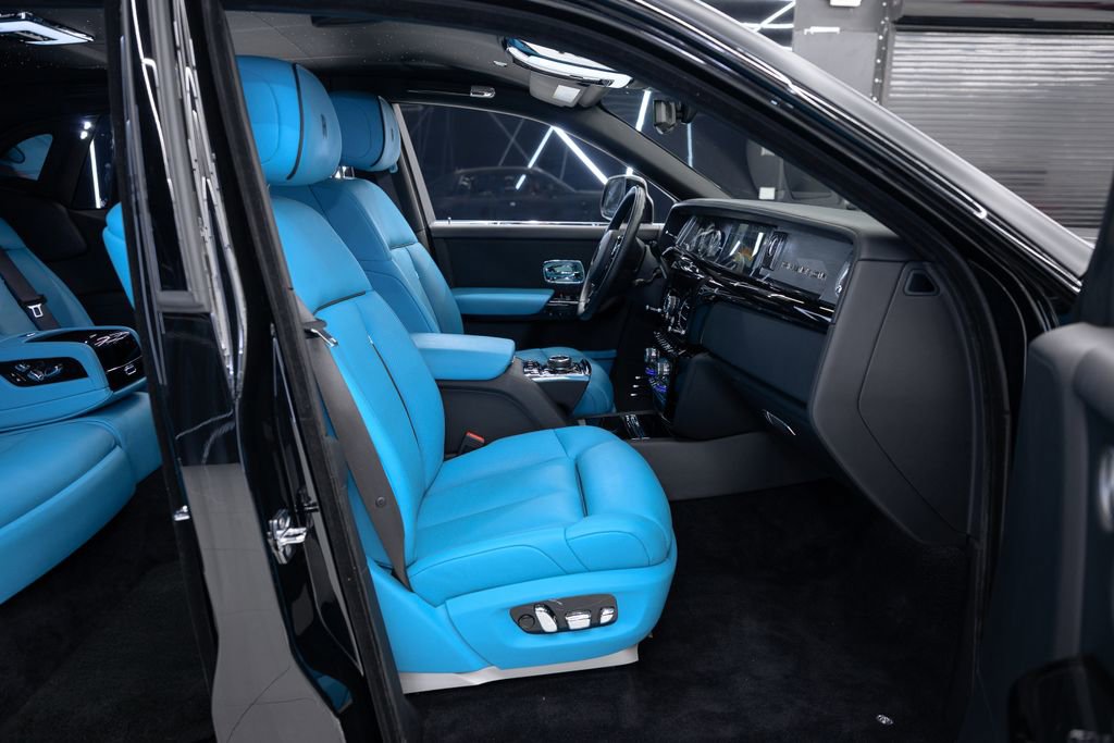 Used 2023 Rolls-Royce Phantom Sedan image 47