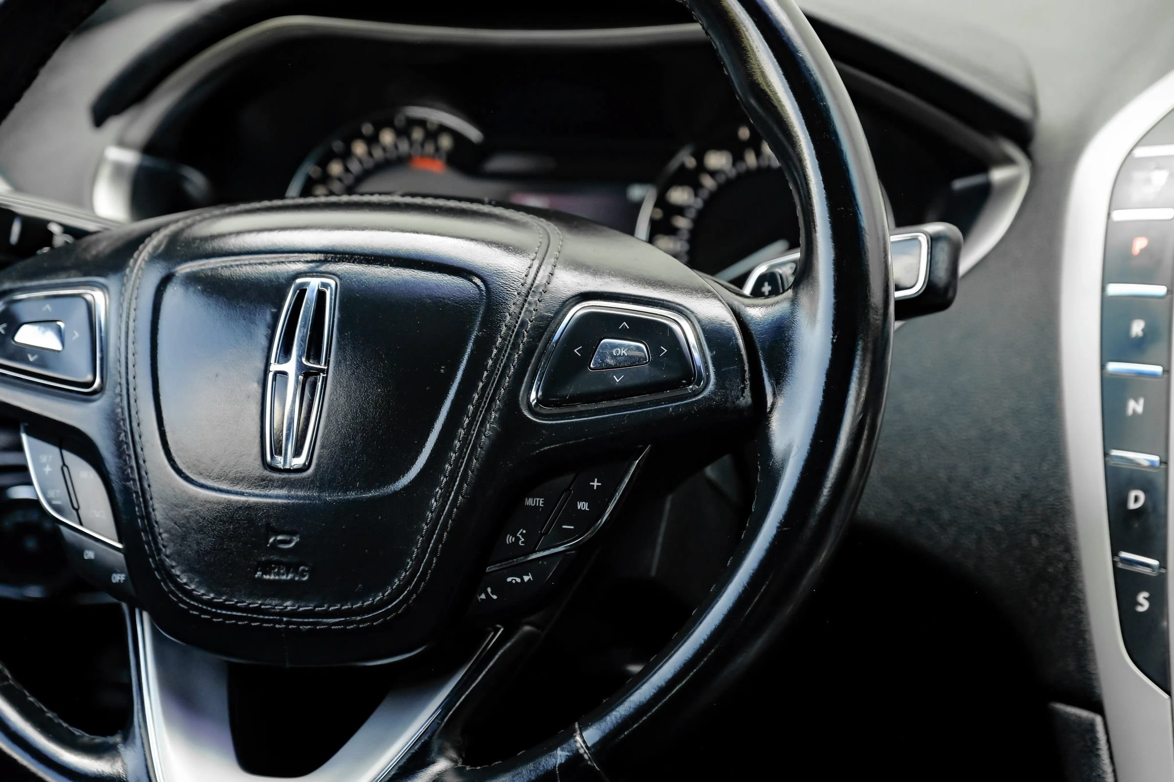 Used 2017 Lincoln MKZ Premiere FWD image 23