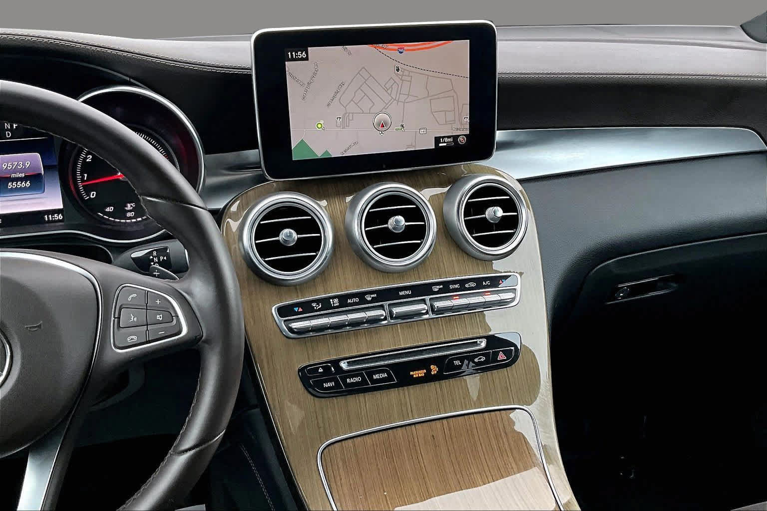 Used 2017 Mercedes-Benz GLC 300 4MATIC image 7