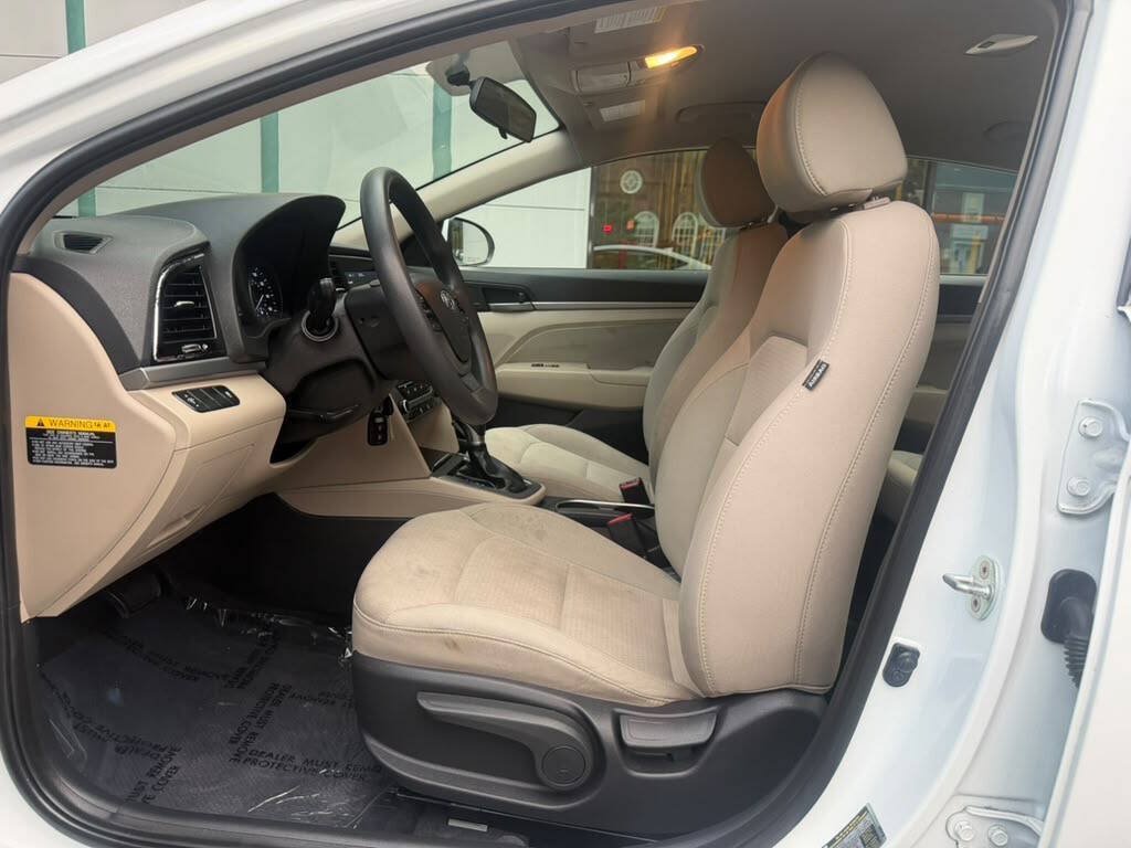 Used 2017 Hyundai Elantra SE FWD image 18