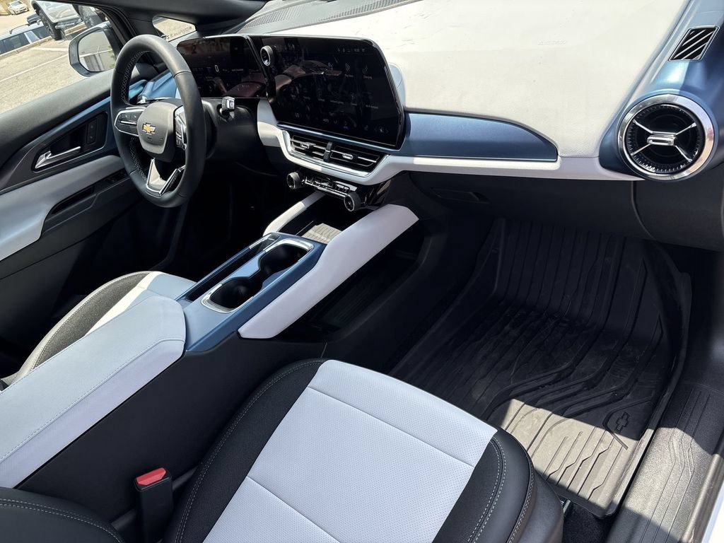 New 2026 Chevrolet Equinox EV LT AWD/4WD image 29