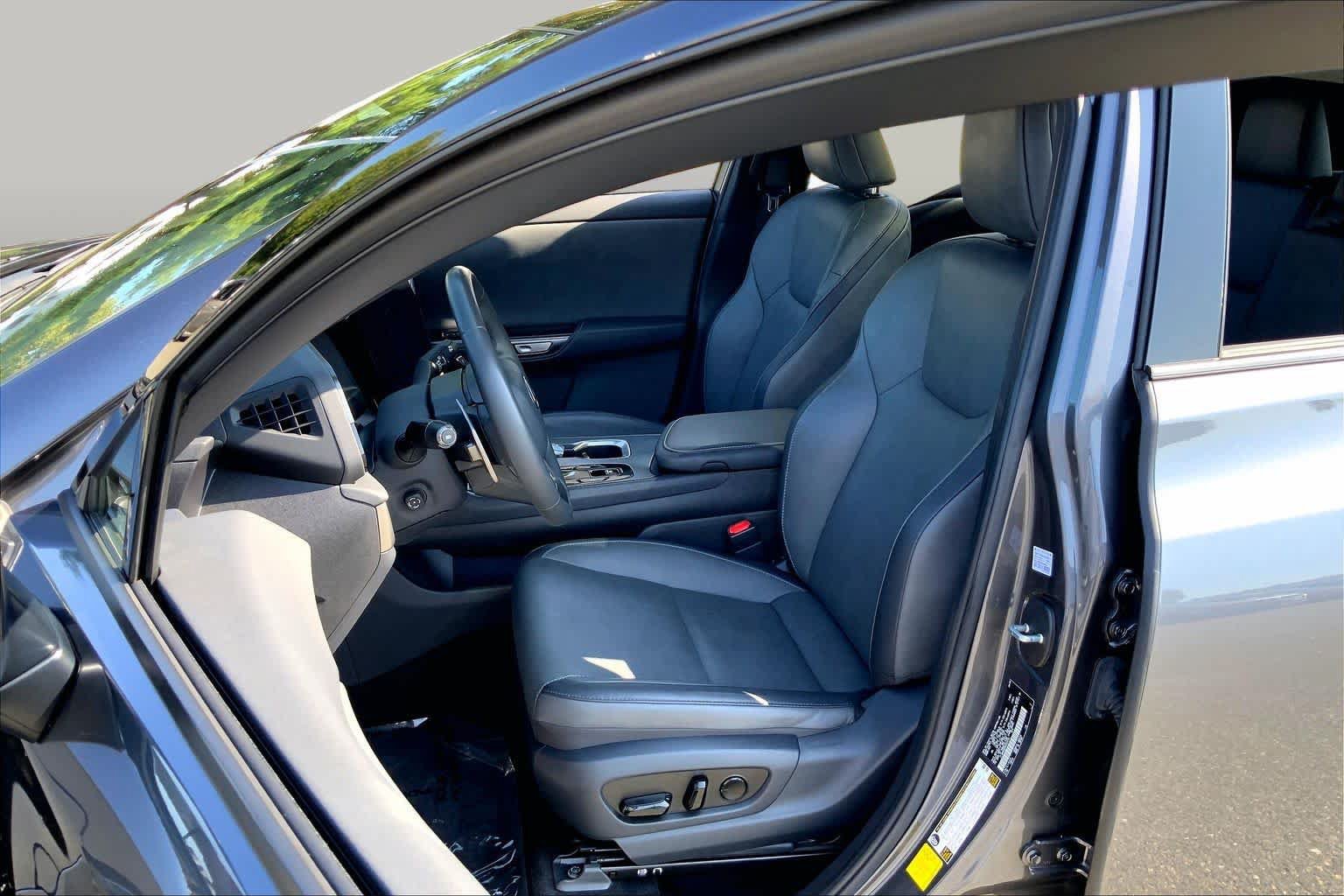 Used 2024 Lexus RZ 300e Premium w/ Accessory Package (2T) FWD image 7