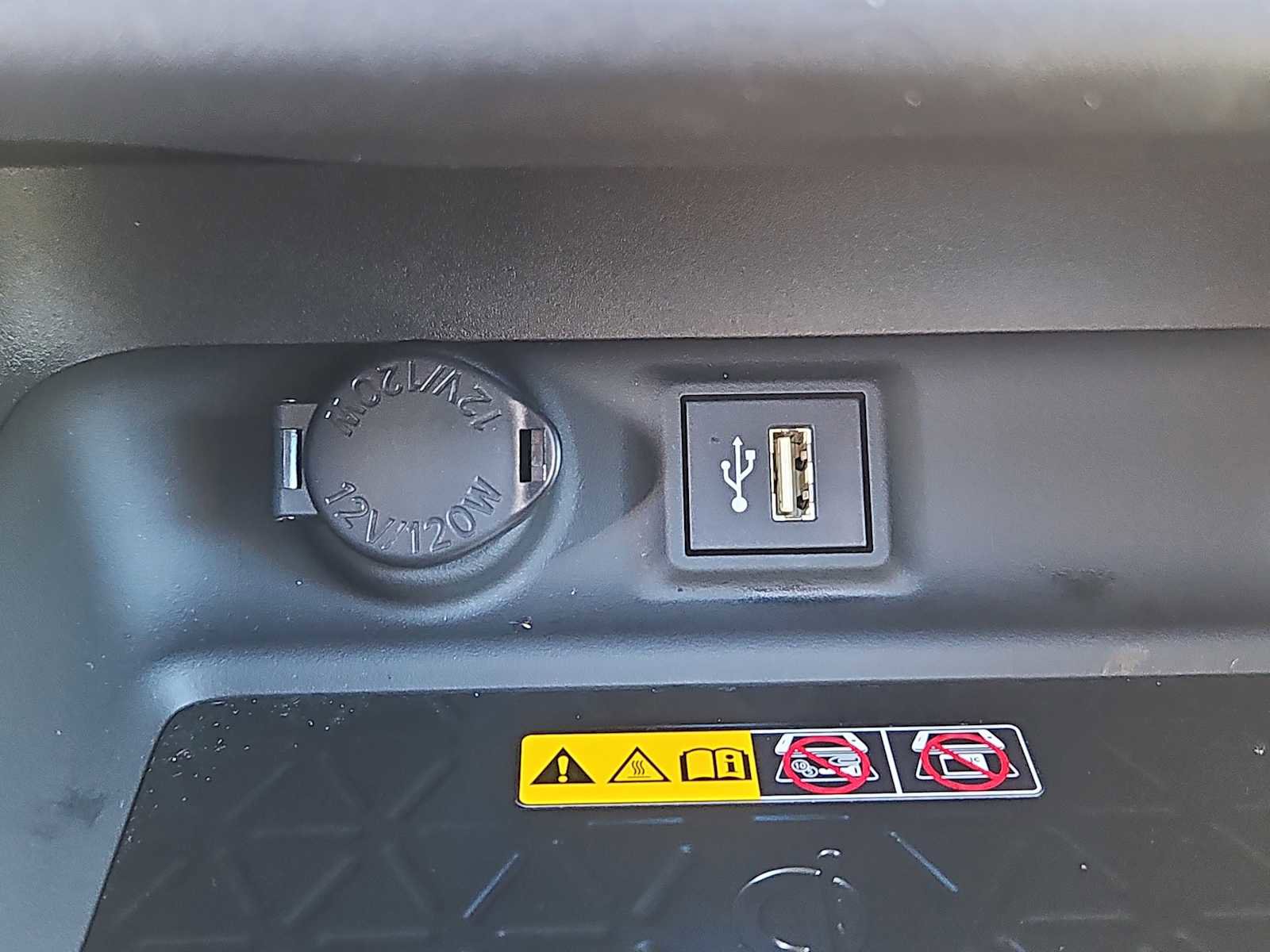 Used 2025 Toyota RAV4 XSE w/ Advanced Technology Package image 17