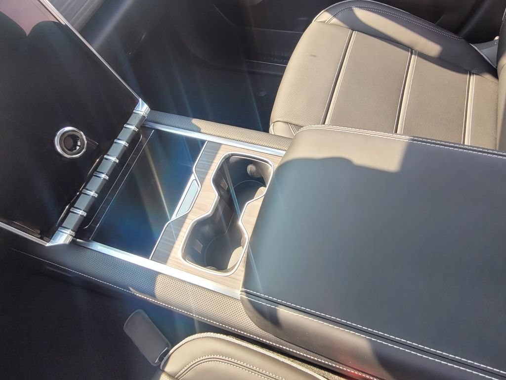 New 2024 GMC Sierra EV Denali AWD/4WD image 9