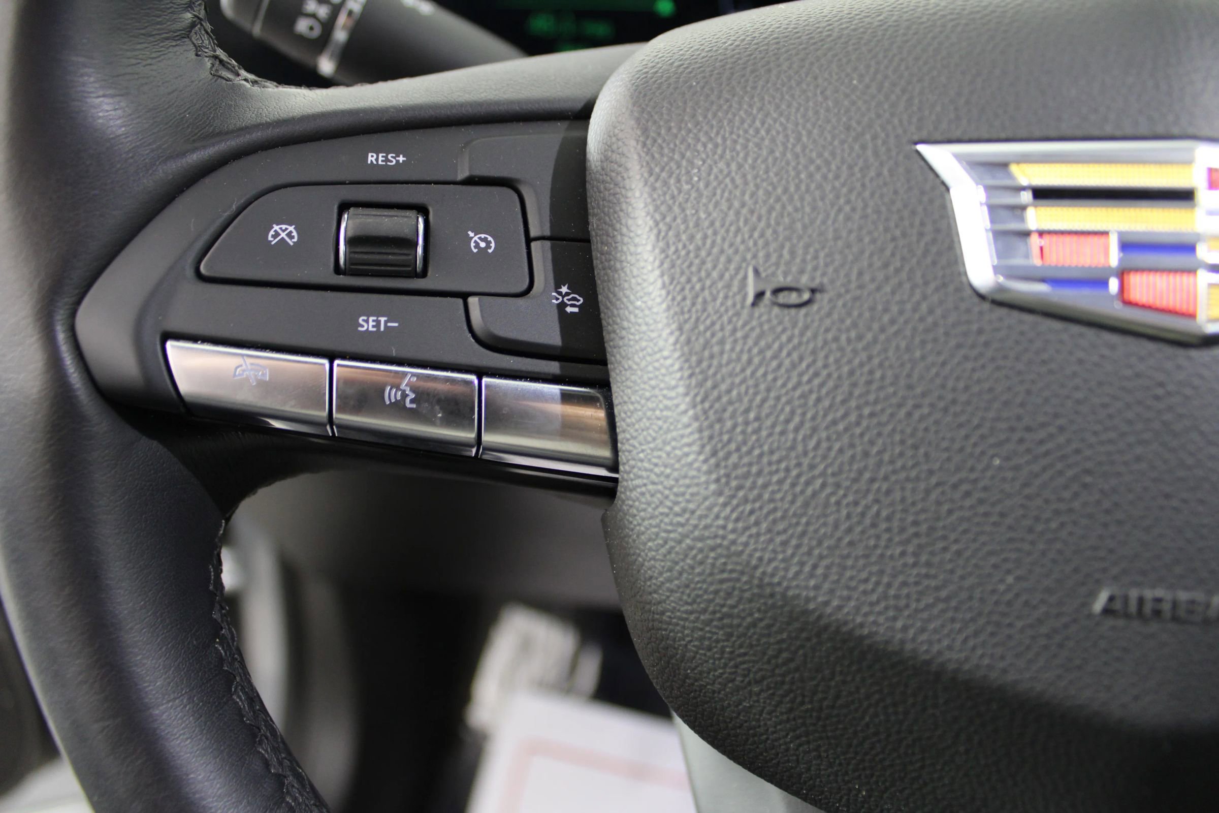 Used 2024 Cadillac XT4 Premium Luxury image 16