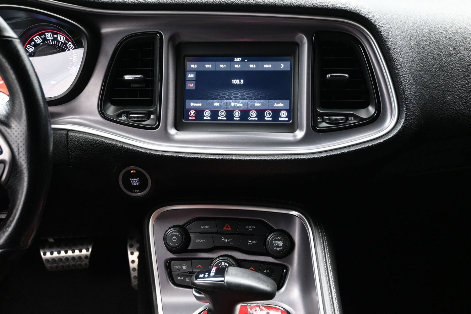 Used 2019 Dodge Challenger R/T w/ Driver Convenience Group RWD image 16