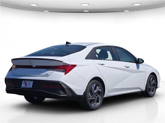 New 2025 Hyundai Elantra SEL image 10