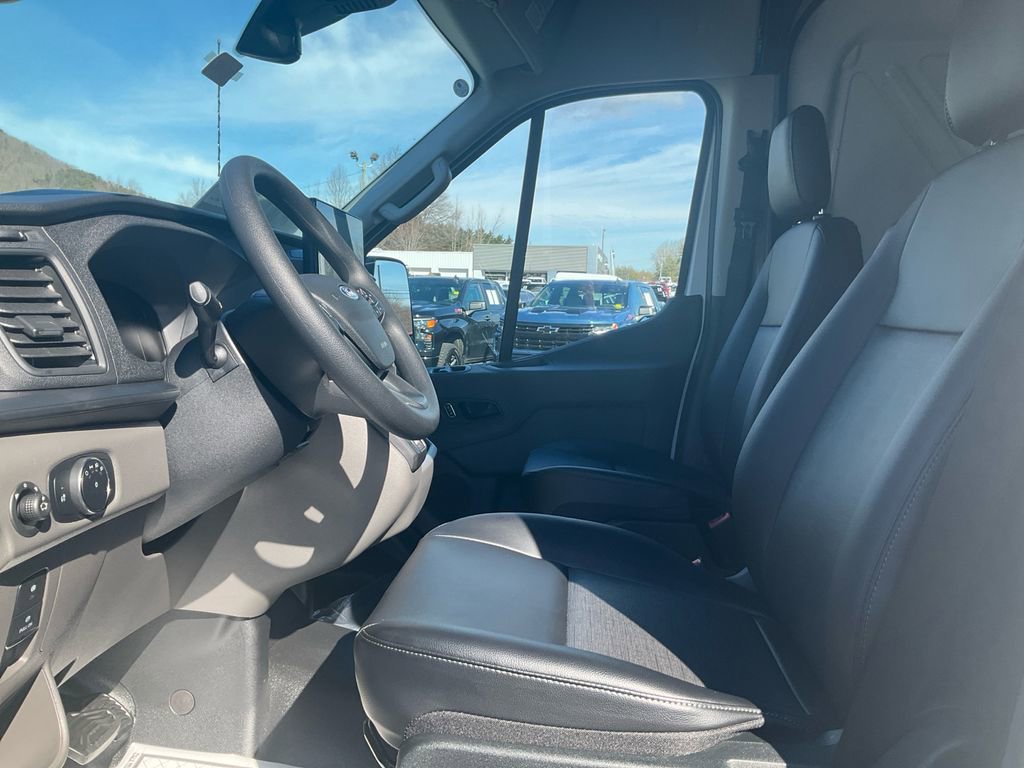 New 2026 Ford Transit 250 148 Medium Roof RWD image 14