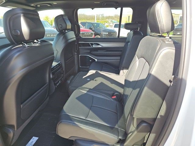 New 2026 Jeep Grand Wagoneer Limited AWD/4WD image 18