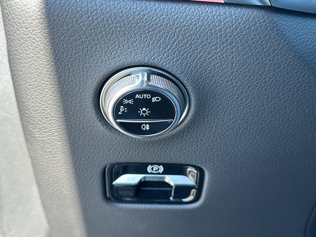 Certified 2025 Mercedes-Benz GLC 43 AMG 4MATIC image 34