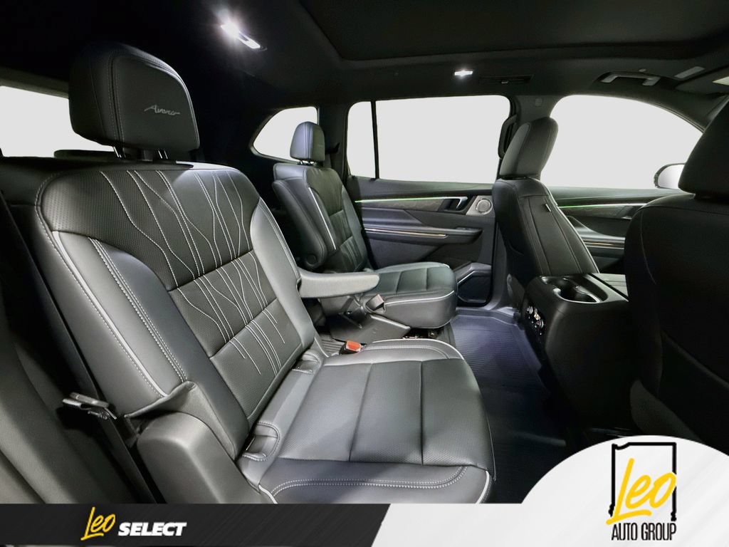 Used 2025 Buick Enclave Avenir w/ Super Cruise Package AWD/4WD image 32