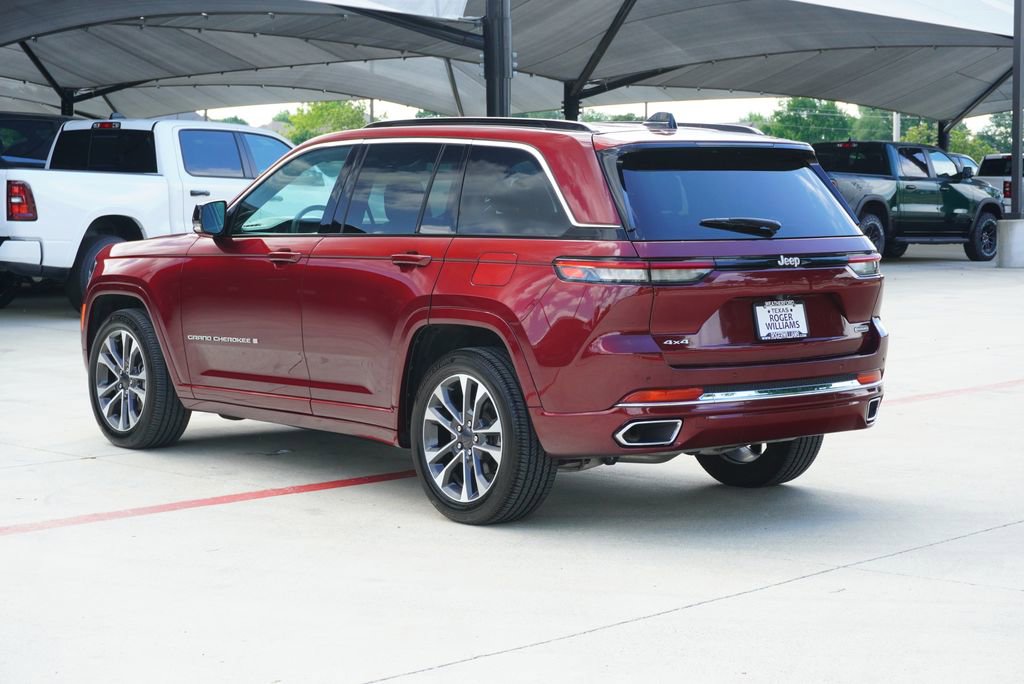 Used 2024 Jeep Grand Cherokee Overland AWD/4WD image 3