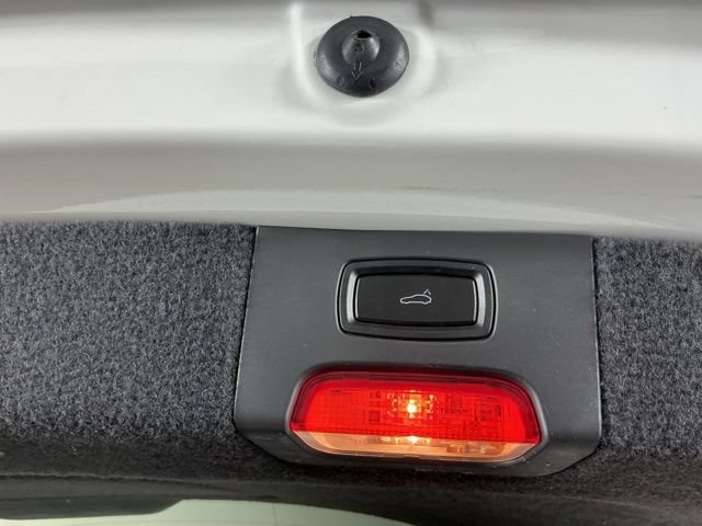 Used 2017 Porsche Cayenne AWD/4WD image 29