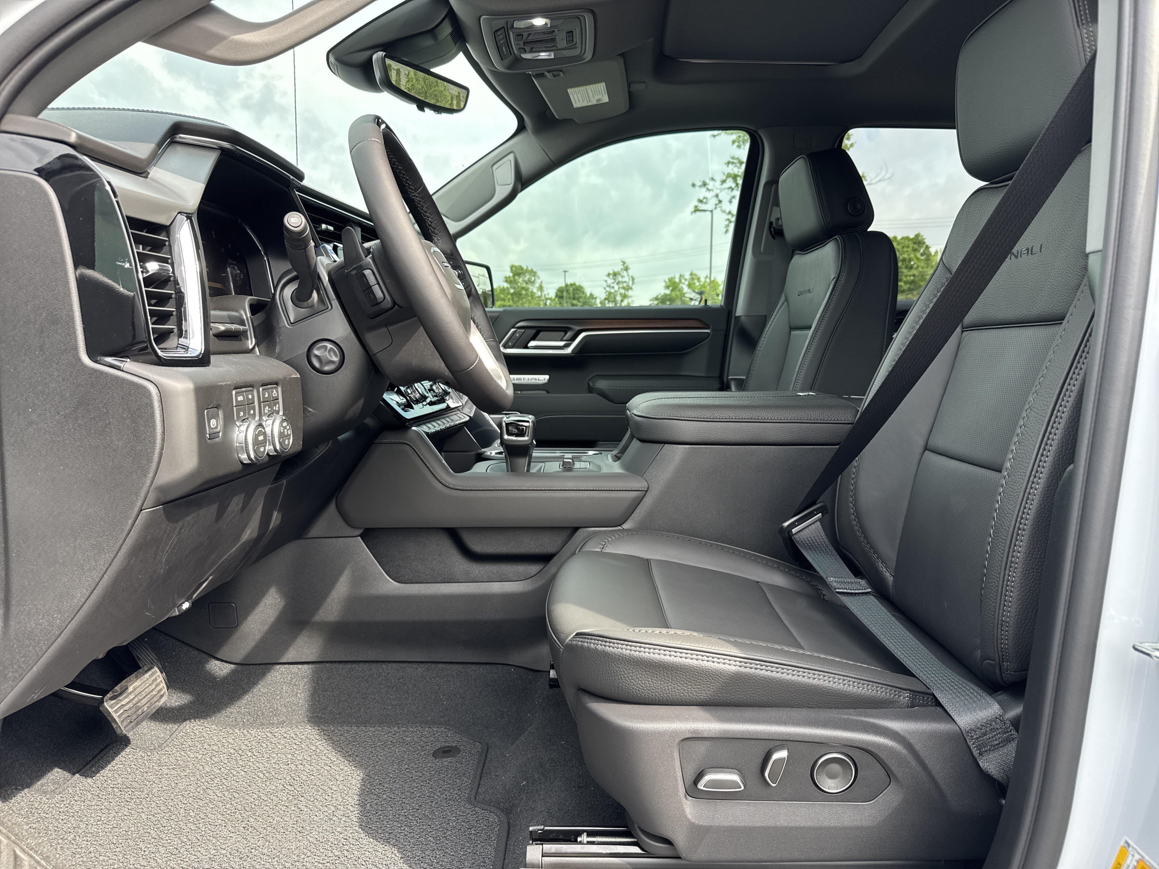 New 2026 GMC Sierra 1500 Denali AWD/4WD image 16
