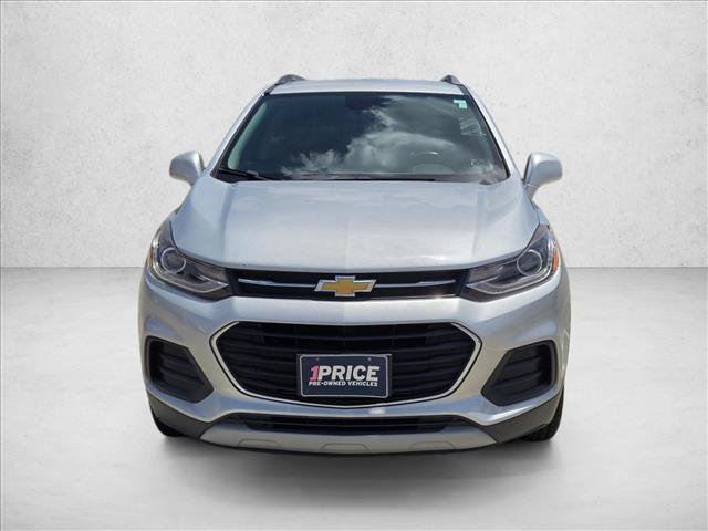 Used 2017 Chevrolet Trax LT w/ LT Convenience Package AWD/4WD image 2