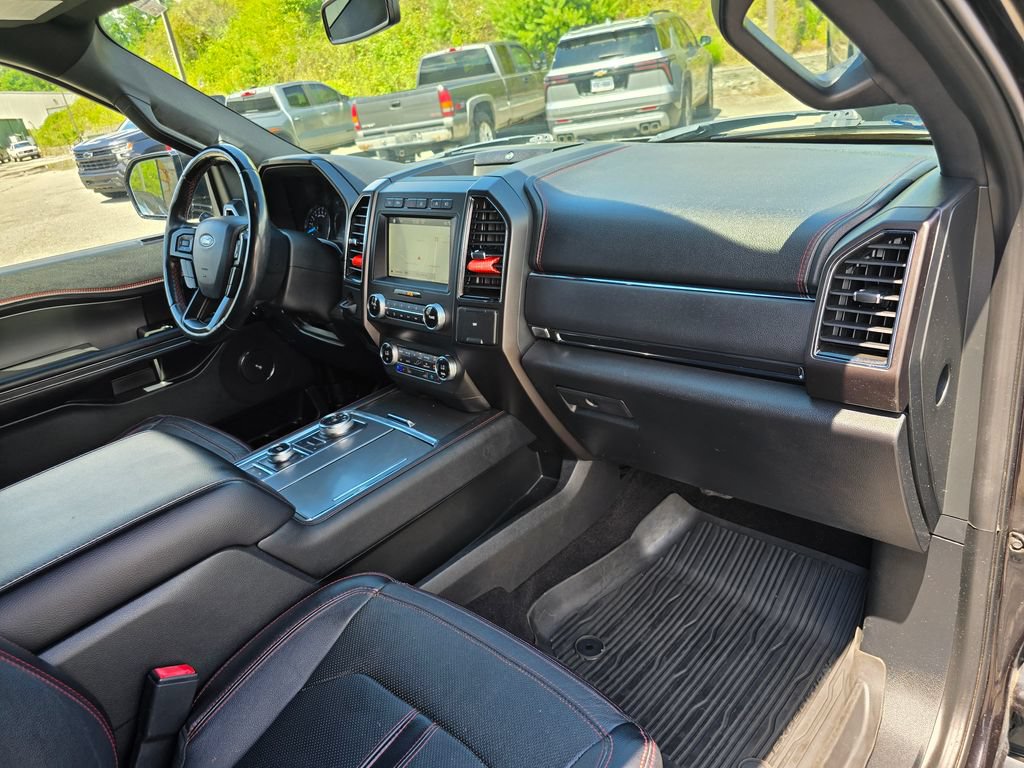 Used 2019 Ford Expedition Limited w/ Equipment Group 303A AWD/4WD image 32